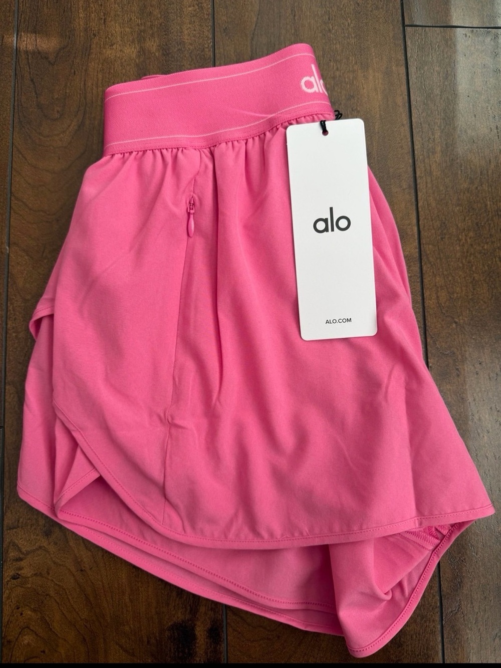 Alo Match Point Shorts! New - Picture 2 of 4